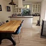 Chateau De Bed & Breakfast 4*