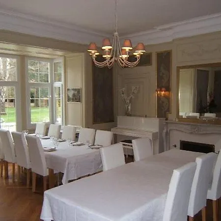 Chateau De Alojamento de Acomodação e Pequeno-almoço Viviez