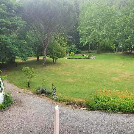 Chateau De Bed & Breakfast